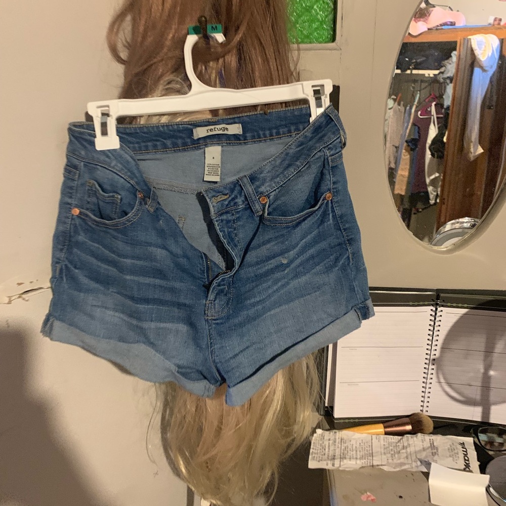 Refuge demon shorts